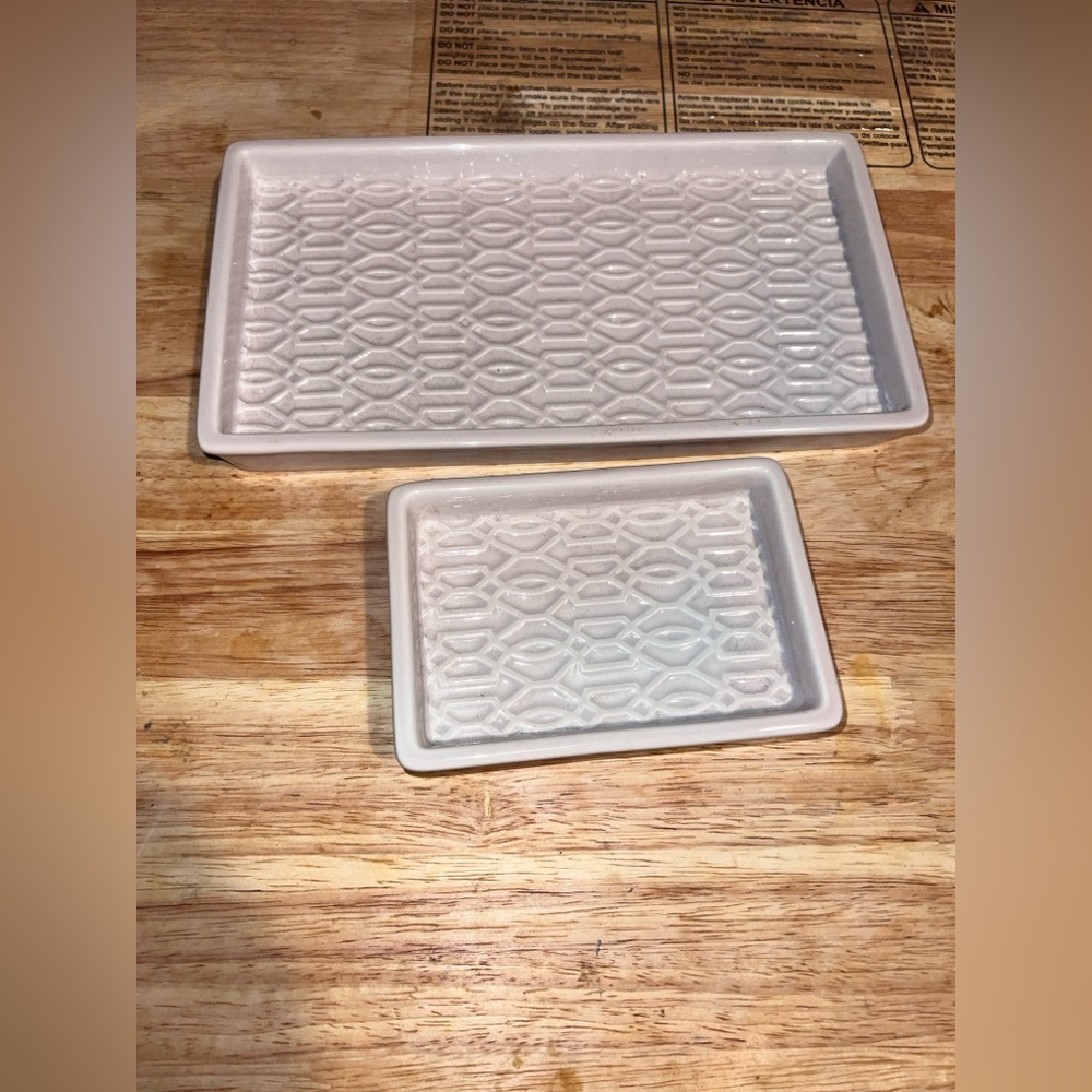 Pink Textured Ceramic Tray Set